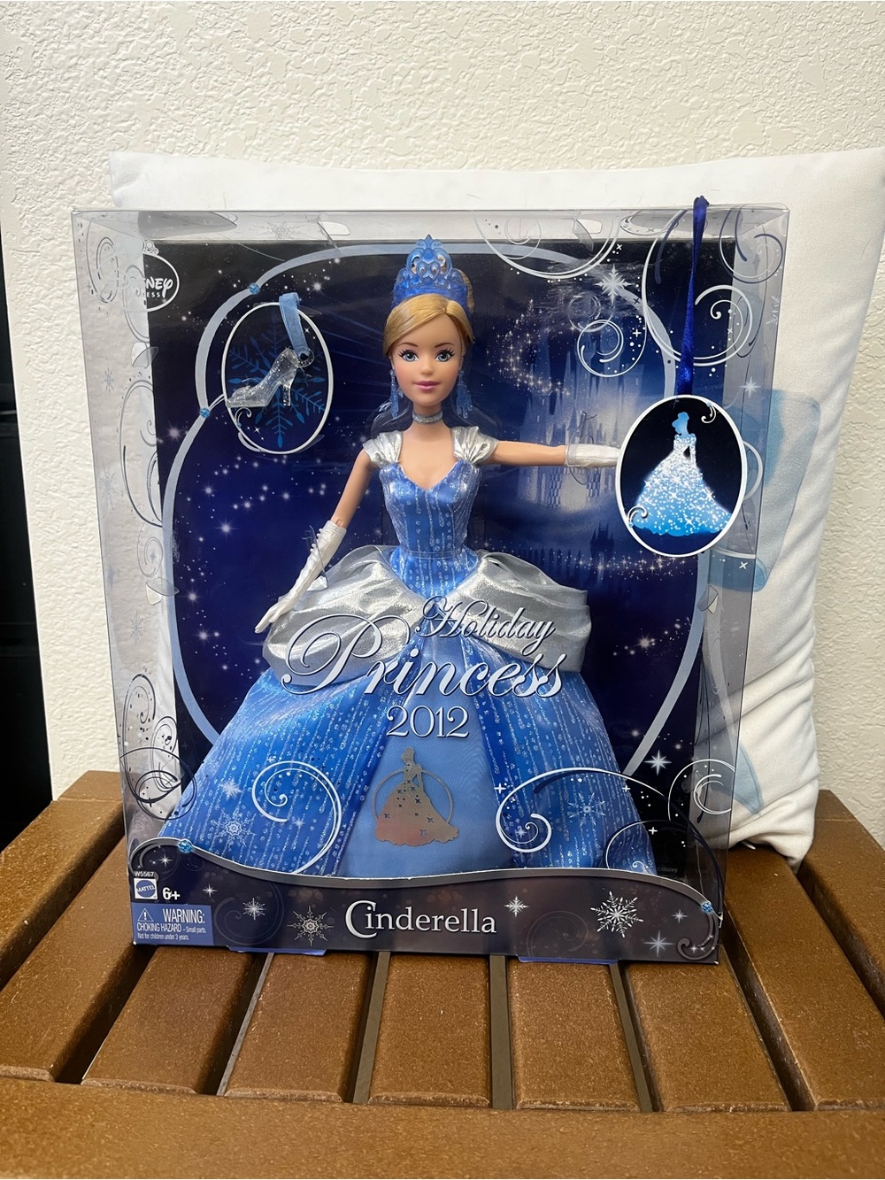 Vintage NWT Brand New in Box Disney Cinderella Holiday Princess doll